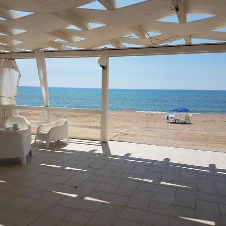 Aura Club Costa Fenicia Check-in Domenica Apartment