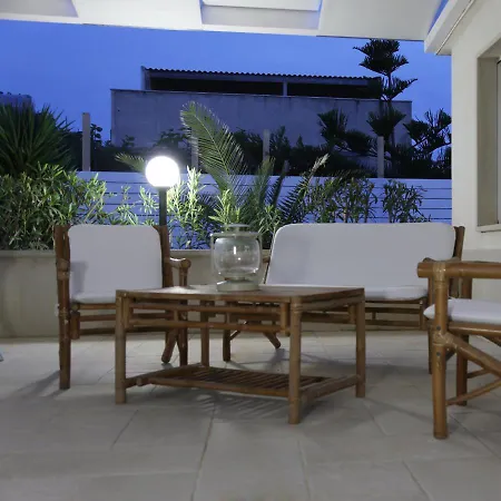 Aura Club Costa Fenicia Check-in Domenica Apartment